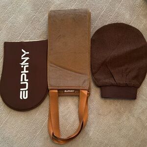 SELF TANNING MITS AND BACK APPLICATOR